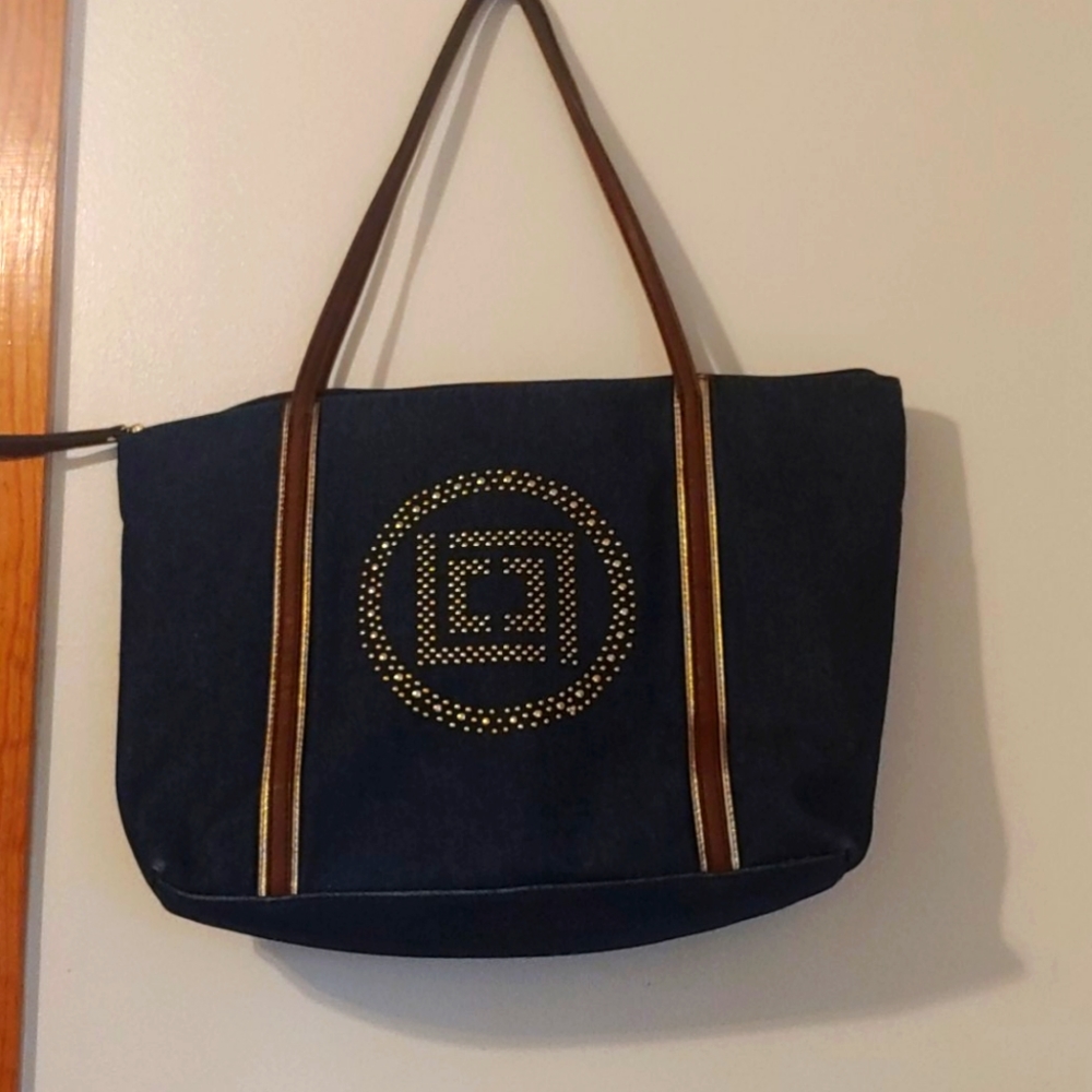 Like new really cute Liz Claiborne bag!!!